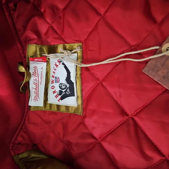 Mitchell and Ness Satin Gold San Francisco 49ers Heavyweight Jacket. XXL - Picture 6 of 16